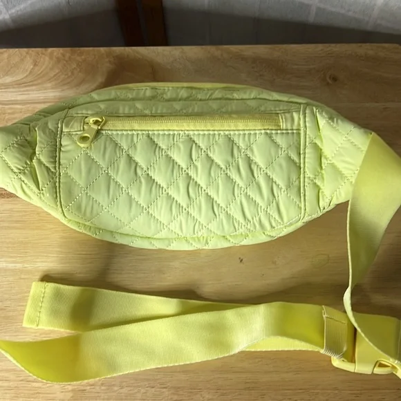 ZYIA Streeterville Yellow Quilted Crossbody Bag Fanny Pack - Picture 3 of 4